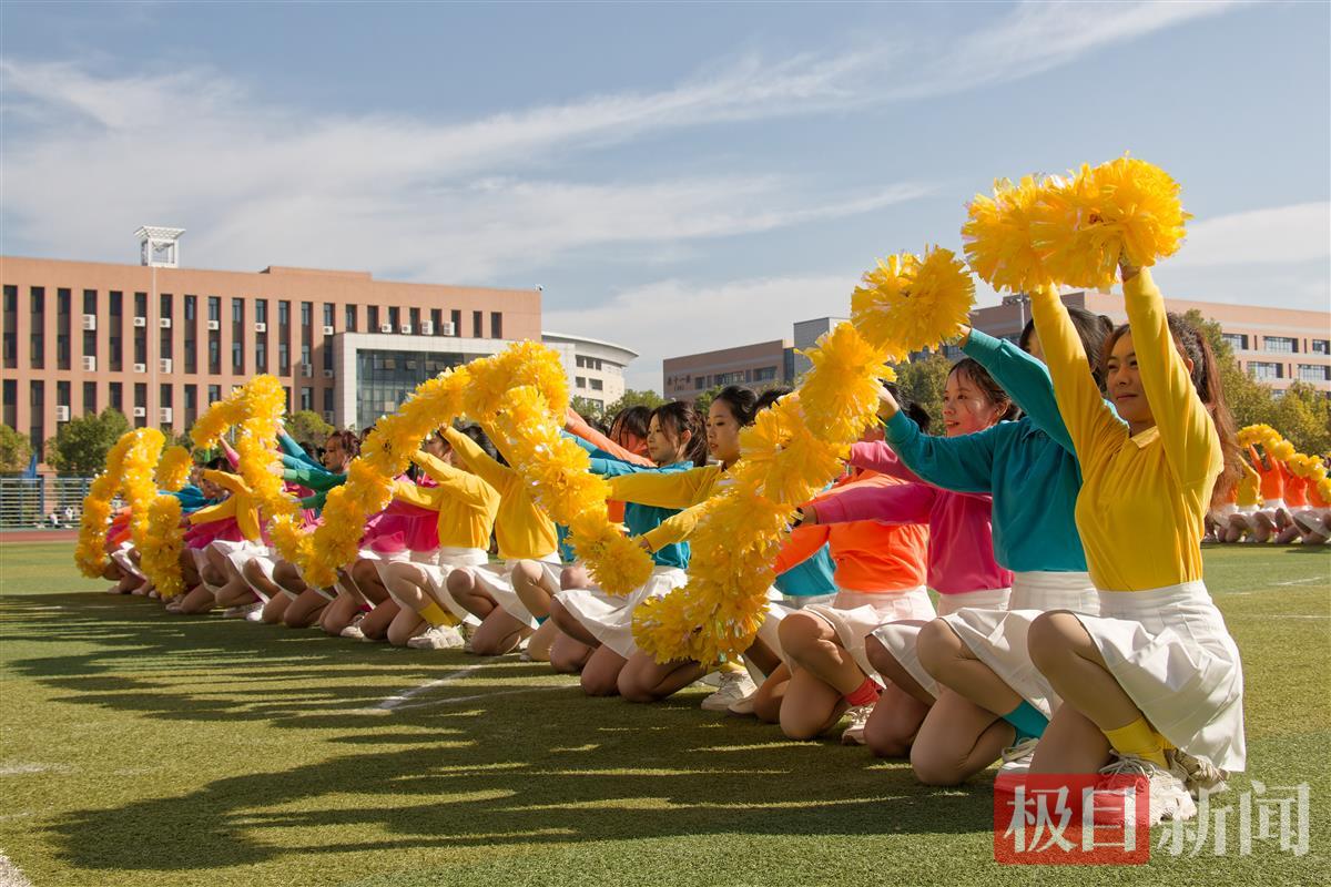 啦啦操方阵。通讯员 孙正恒 摄.jpg 啦啦操方阵。通讯员 孙正恒 摄.jpg