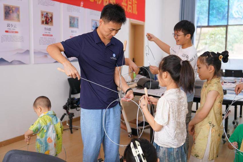 武科大实践团队“智”绘黄梅梦,三维助力乡村教育.docx